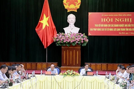 Đông đảo các doanh nghiệp và nhà đầu tư tham gia hội nghị.