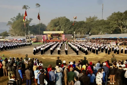 Hòa tấu chiêng Mường với hơn 500 diễn viên và nghệ nhân chiêng Mường.