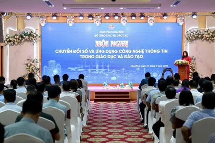 Các đại biểu dự hội nghị.