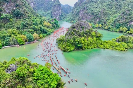Lễ hội Tràng An 2025-Lan tỏa giá trị di sản ngàn năm. (Ảnh: Sở Du lịch tỉnh Ninh Bình)