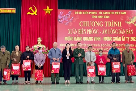 Chương trình đã góp phần giúp bà con và các cháu học sinh các xã vùng biên giới huyện Kim Sơn, tỉnh Ninh Bình có cái Tết ấm áp, vui tươi, đầy đủ hơn.