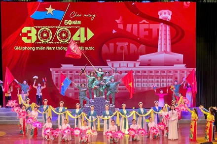 Tiết mục nghệ thuật đặc sắc tại chương trình.