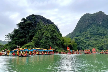 Lễ hội Tràng An là nơi giao thoa và kết nối các giá trị văn hóa đặc sắc của vùng đất cố đô, thể hiện nét văn hóa tín ngưỡng độc đáo của người dân Ninh Bình.
