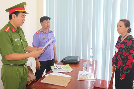 Bị can Trần Thị Thúy Lan tại Cơ quan cảnh sát điều tra. (Ảnh: PHƯỚC THANH)