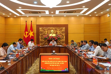 Bí thư Tỉnh ủy Đồng Tháp Lê Quốc Phong kết luận cuộc họp. (Ảnh: HỮU NGHĨA)