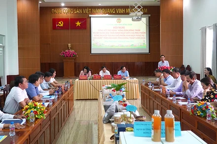 Nông dân trình bày tại hội nghị. (Ảnh: HỮU NGHĨA)