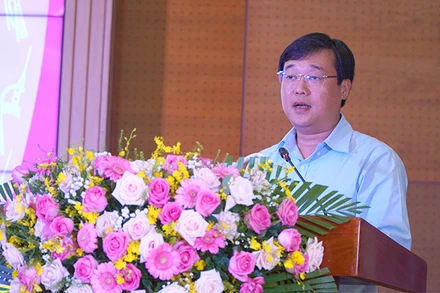 Ủy viên Trung ương Đảng, Bí thư Tỉnh ủy Đồng Tháp Lê Quốc Phong phát biểu tại buổi lễ trao giải. (Ảnh: HỮU NGHĨA)