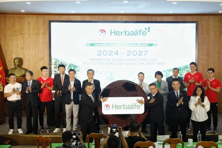 Herbalife tiếp tục tài trợ cho bóng đá Việt Nam.