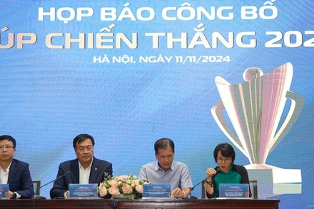 Ban tổ chức họp báo tại Hà Nội.