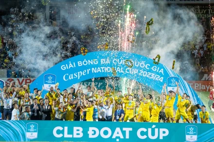 HLV Popov góp công lớn giúp CLB Đông Á Thanh Hóa đoạt Cúp quốc gia 2023-2024.