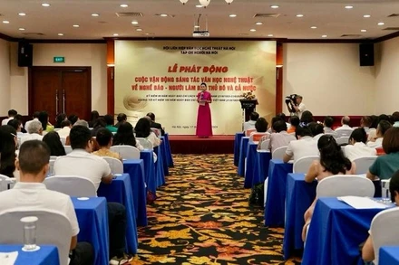 Toàn cảnh lễ phát động.