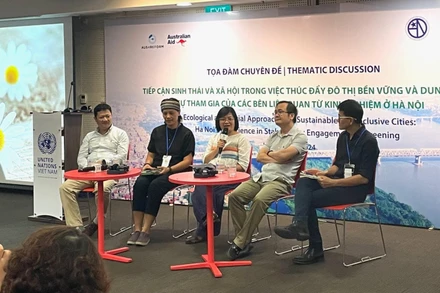 Các đại biểu tham dự tại cuộc tọa đàm