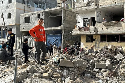 Hiện trường vụ không kích của Israel tại phía nam Dải Gaza, ngày 27/3/2024. (Ảnh: Reuters)