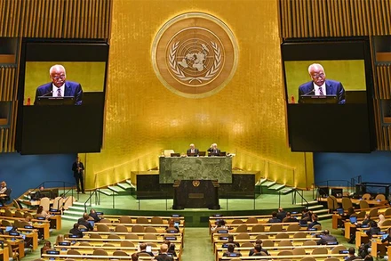 Chủ tịch Đại hội đồng Liên hợp quốc Khóa 79, ông Philemon Yang, phát biểu kết thúc phiên họp chung cấp cao tại New York, ngày 30/9/2024. (Ảnh: Tân Hoa xã)