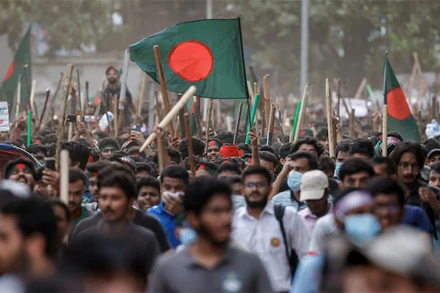 Biểu tình tại Đại học Dhaka, Bangladesh, ngày 16/7/2024. (Ảnh: Reuters)