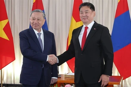 Tổng Bí thư, Chủ tịch nước Tô Lâm và Tổng thống Mông Cổ Ukhnaagiin Khurelsukh, nhân chuyến thăm cấp Nhà nước tới Mông Cổ, ngày 30/9/2024. (Ảnh: TTXVN)
