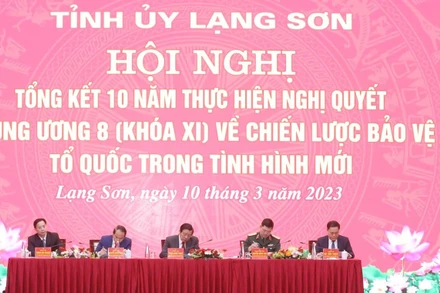 Đồng chí Phan Đình Trạc và lãnh đạo tỉnh Lạng Sơn chủ trì hội nghị tổng kết 10 năm Nghị quyết Trung ương 8, khóa XI.