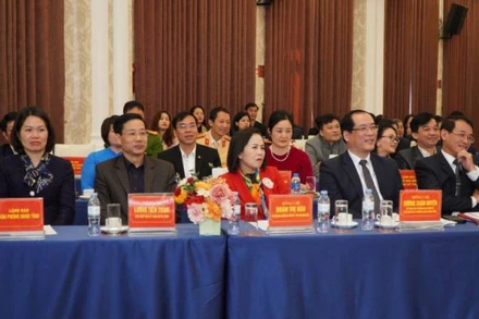 Các đồng chí lãnh đạo tỉnh Lạng Sơn dự diễn đàn trẻ em năm 2024.