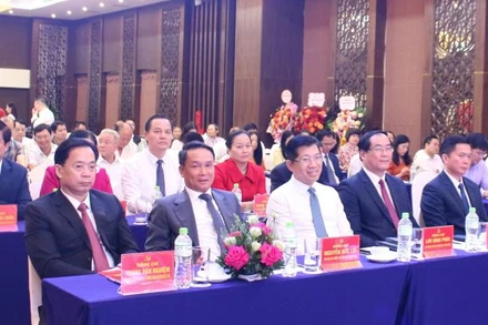 Các đại biểu dự kỷ niệm 60 năm Báo Lạng Sơn ra số báo đầu.