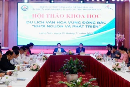 Các đại biểu tham dự Hội thảo "Du lịch văn hóa vùng Đông Bắc-khơi nguồn và phát triển.
