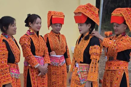 Trang phục truyền thống của dân tộc Dao (Lù Gang) ở xã Ái Quốc, Lộc Bình (Lạng Sơn).