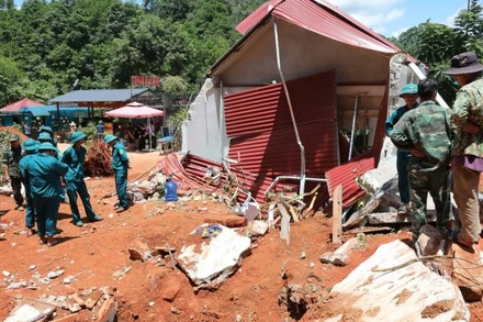 Ngôi nhà bị sụp đổ hoàn toàn do sạt lở đất ở thôn Sài Hồ, Tân Thành, Cao Lộc, (Lạng Sơn).