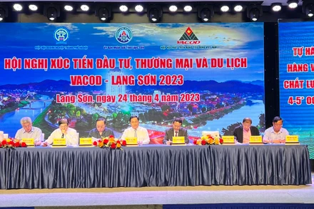 Các đại biểu tham gia thảo luận, đóng góp ý kiến tại hội nghị.