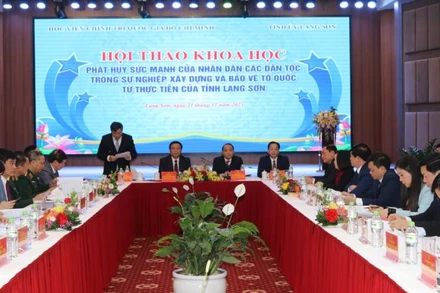 Các đại biểu tham dự Hội thảo khoa học:" Phát huy sức mạnh của nhân dân các dân tộc trong sự nghiệp xây dựng và bảo vệ Tổ quốc từ thực tiễn của tỉnh Lạng Sơn".