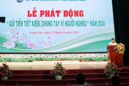 Đại diện lãnh đạo tỉnh Lạng Sơn phát biểu phát động "Gửi tiền tiết kiệm, chung tay vì người nghèo".