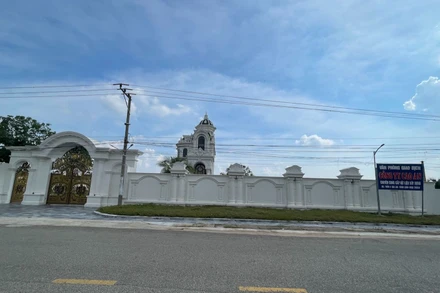 Căn biệt thự xây dựng không phép