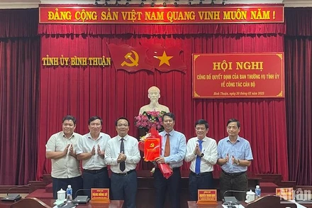 Giám đốc Sở Giao thông vận tải tỉnh Bình Thuận làm Bí thư Huyện ủy.