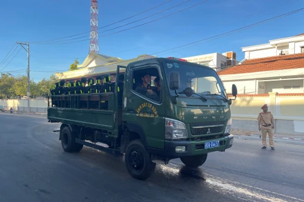 Lực lượng Công an tuần tra làm nhiệm vụ.