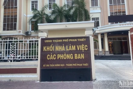Nhiều viên chức, lãnh đạo của Ủy ban nhân dân thành phố Phan Thiết sai phạm khi cấp đất sai.