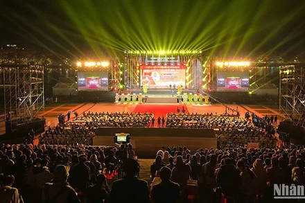 Quang cảnh Lễ kỷ niệm 50 năm Ngày Giải phóng Lâm Đồng.