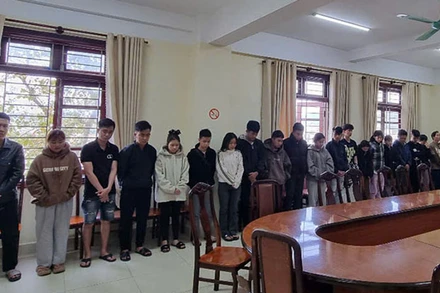 Nhóm đối tượng tại Cơ quan Công an.