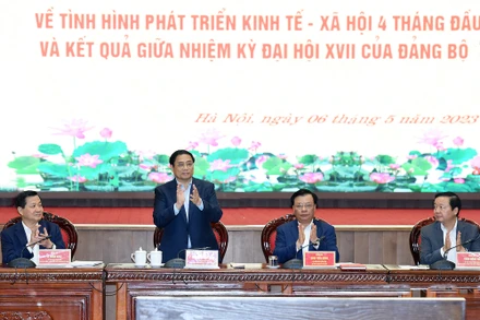 Thủ tướng Phạm Minh Chính chủ trì làm việc giữa Thường trực Chính phủ với Ban Thường vụ Thành ủy Hà Nội về tình hình phát triển kinh tế-xã hội.