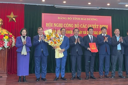 Tỉnh ủy Hải Dương công bố các quyết định về công tác tổ chức cán bộ.