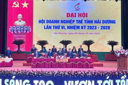 Đoàn Chủ tịch Đại hội Hội Doanh nghiệp trẻ tỉnh Hải Dương.