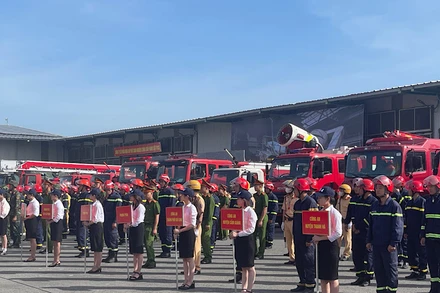 Các lực lượng tham gia diễn tập phòng cháy chữa cháy.