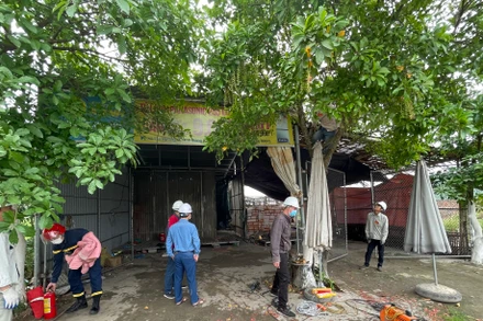 Khu lán tôn xây dựng không đúng quy định được lực lượng chức năng cưỡng chế tháo dỡ.