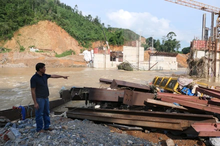 Công trình đập dâng nước tạo cảnh quan thành phố Hà Giang bị thiệt hại nặng do mưa lũ.