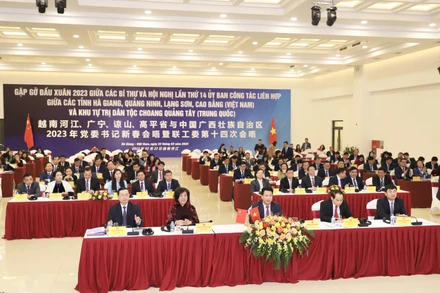 Toàn cảnh Chương trình gặp gỡ đầu xuân các tỉnh biên giới Việt Nam-Trung Quốc.