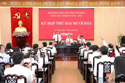 Hội đồng nhân dân tỉnh Nam Định khóa XIX biểu quyết thông qua Nghị quyết tán thành chủ trương hợp nhất tỉnh Hà Nam, tỉnh Ninh Bình và tỉnh Nam Định tại kỳ họp thứ 27.