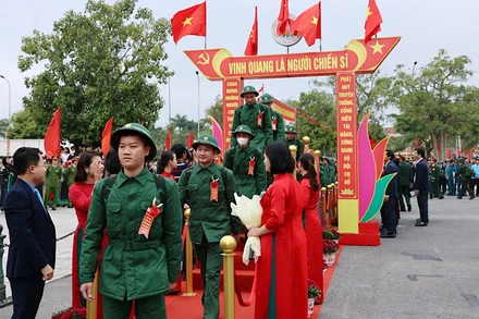 Tân binh thuộc huyện Hải Hậu (Nam Định) trong ngày Lễ giao quân. (Ảnh: XUÂN THU)