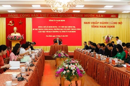 Đồng chí Lê Minh Hưng, Ủy viên Bộ Chính trị, Bí thư Trung ương Đảng, Trưởng Ban Tổ chức Trung ương chủ trì buổi làm việc với Ban Thường vụ Tỉnh ủy Nam Định.