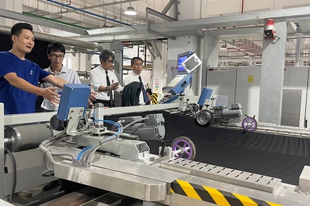 Dây chuyền tự động của Nhà máy dệt nhuộm TOP TEXTILES tại Khu công nghiệp Dệt may Rạng Đông (huyện Nghĩa Hưng, Nam Định).