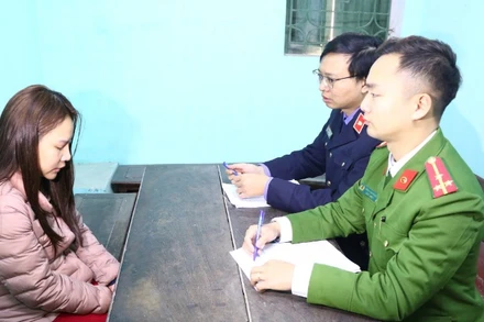 Đối tượng Trần Thị Thu Phương tại cơ quan điều tra. (Ảnh: Công an tỉnh Nam Định cung cấp)