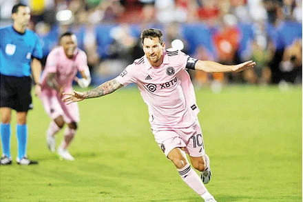 Bóng đá Mỹ đang làm những gì tốt nhất để cùng tận hưởng bước chân của Messi.