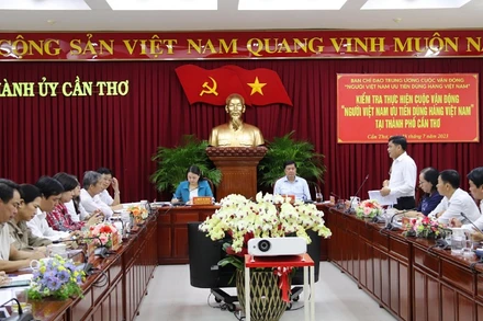Quang cảnh buổi làm việc.