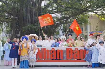 Bạn đọc hưởng ứng dự án "Yêu lắm Việt Nam"